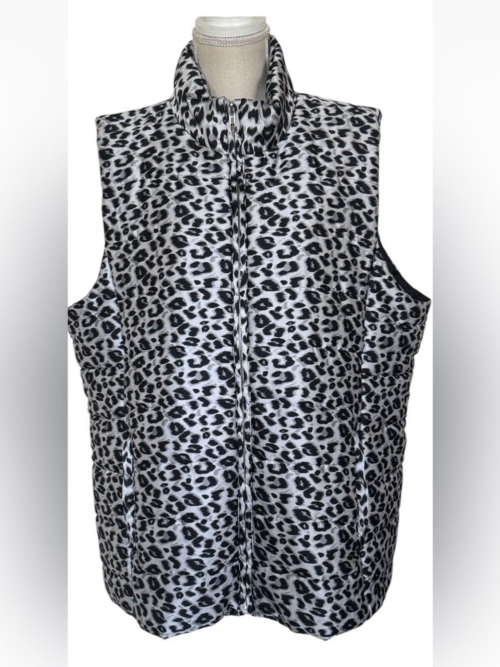 ENTRO Leopard Puffer High Neck Vest Black White Fall Trend 1X Layering Piece